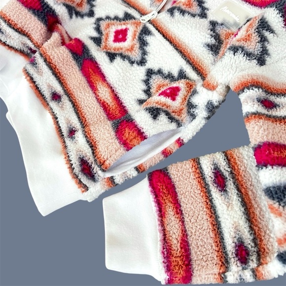 Abercrombie Kids Half Zip Fleece Pullover Sweatshirt White Aztec Print Size 5/6 - Picture 2 of 5